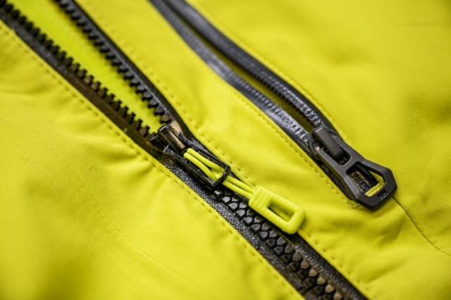 What To Know About Repairing Waterproof Zippers